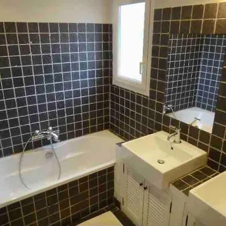 וילה Avec Piscine Proche De La *